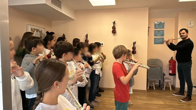 "La música es un regalo que debemos compartir con el mundo" Shinichi Suzuki

Finde de Flauta Suzuki con Marco Messina en Madrid ✨🎶

#metodosuzuki #flautasuzuki #aprendiendojuntos